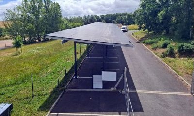 Des ombrières photovoltaïques sur le site d'une salle multiculturelle dans le Tarn